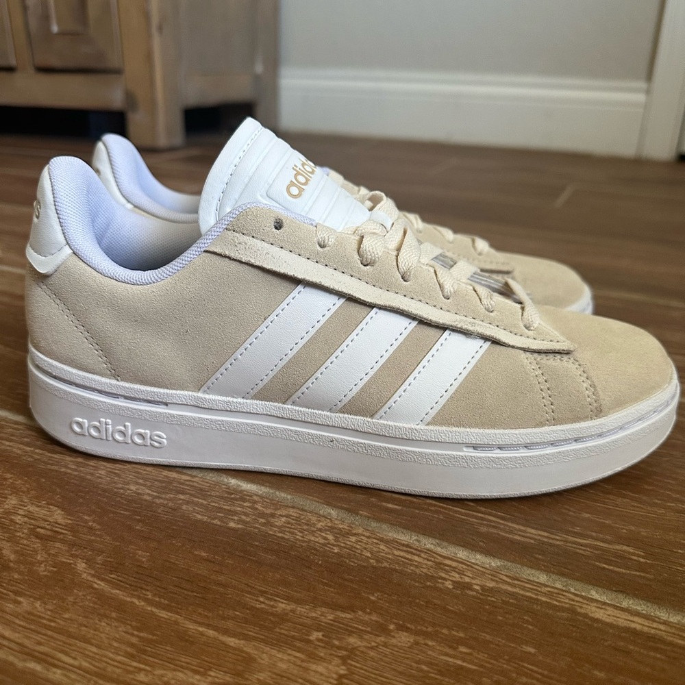 Adidas Grand Court Sneakers